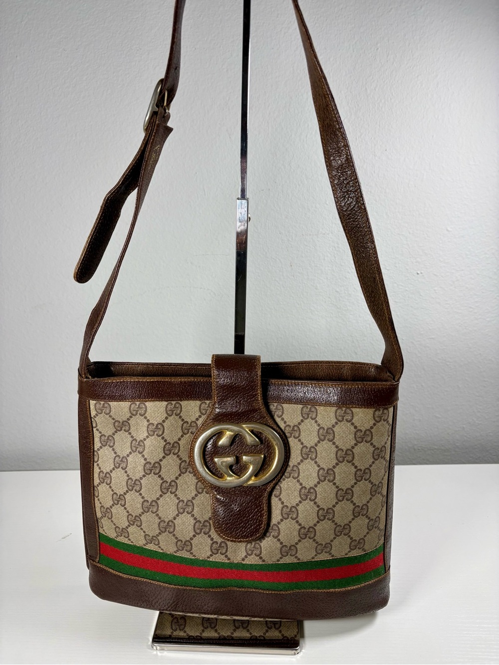 Gucci Vintage GG Supreme Shoulder Bag W/COA